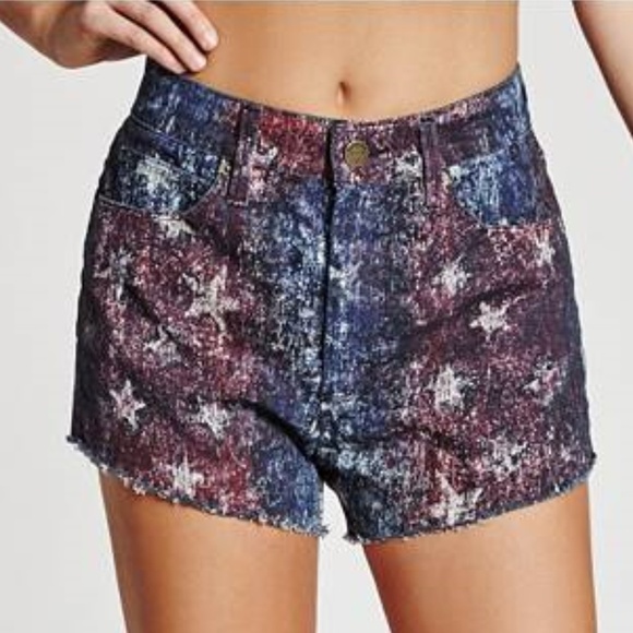 NEW GUESS High-Rise Americana Star-Print Shorts 24 - Picture 1 of 5